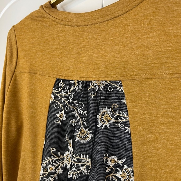 L.O.G.O. Lounge Women's Embroidered Knit Tunic | Hi/Low hem - Picture 3 of 8